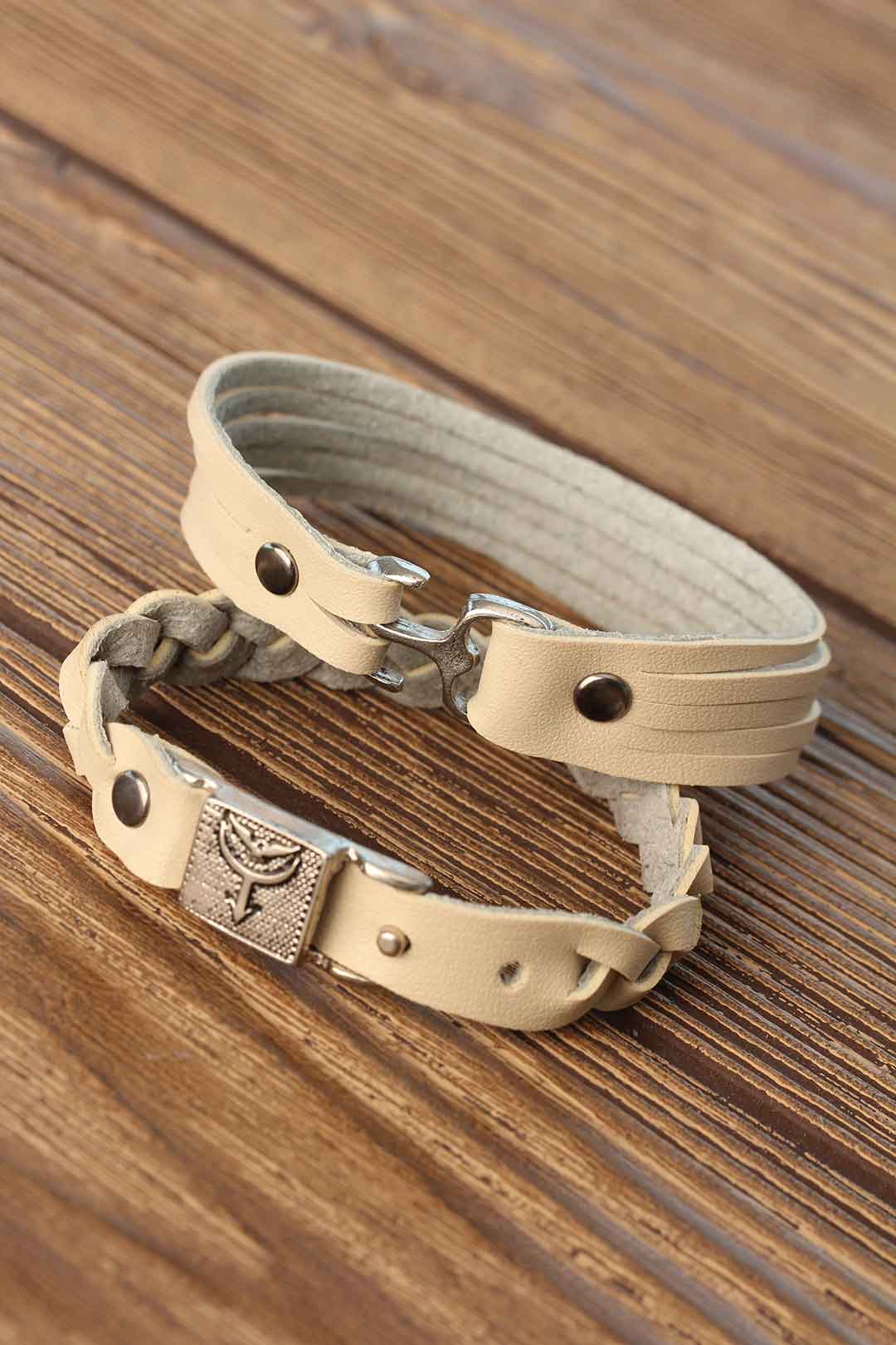 Patterned Metal Accessory Cream Color Leather Men's Bracelet Combination