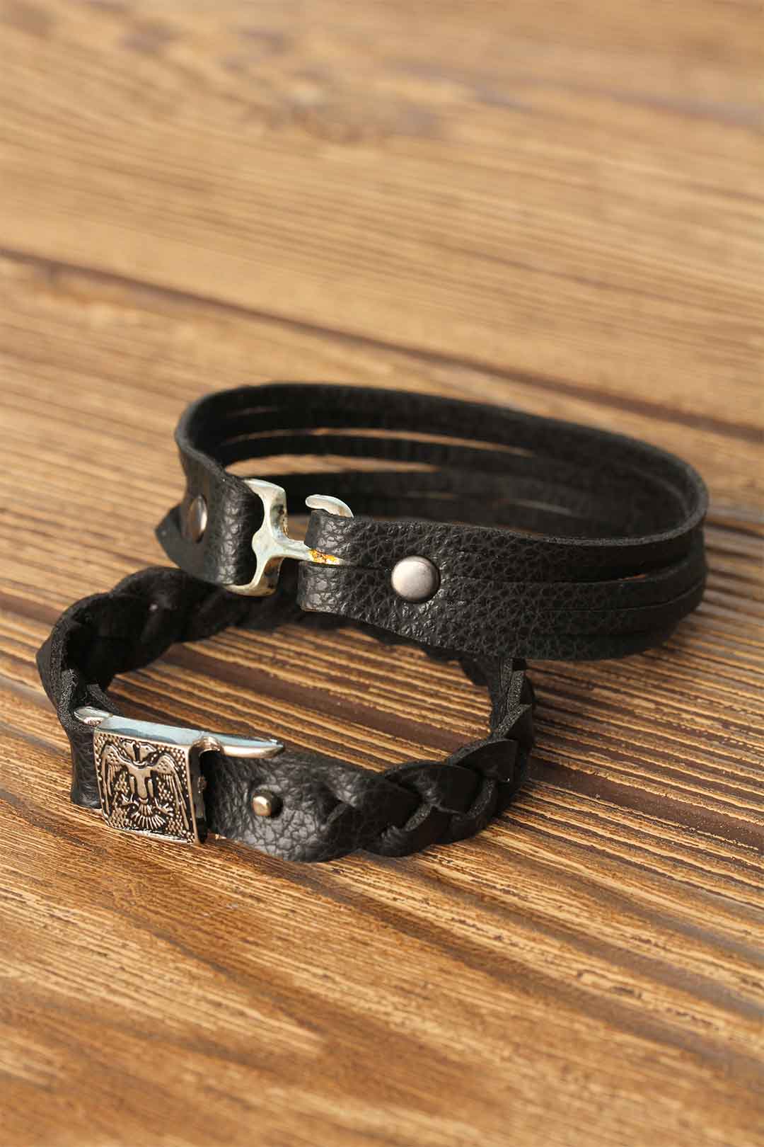 Patterned Metal Accessory Black Color Leather Men's Bracelet Combination