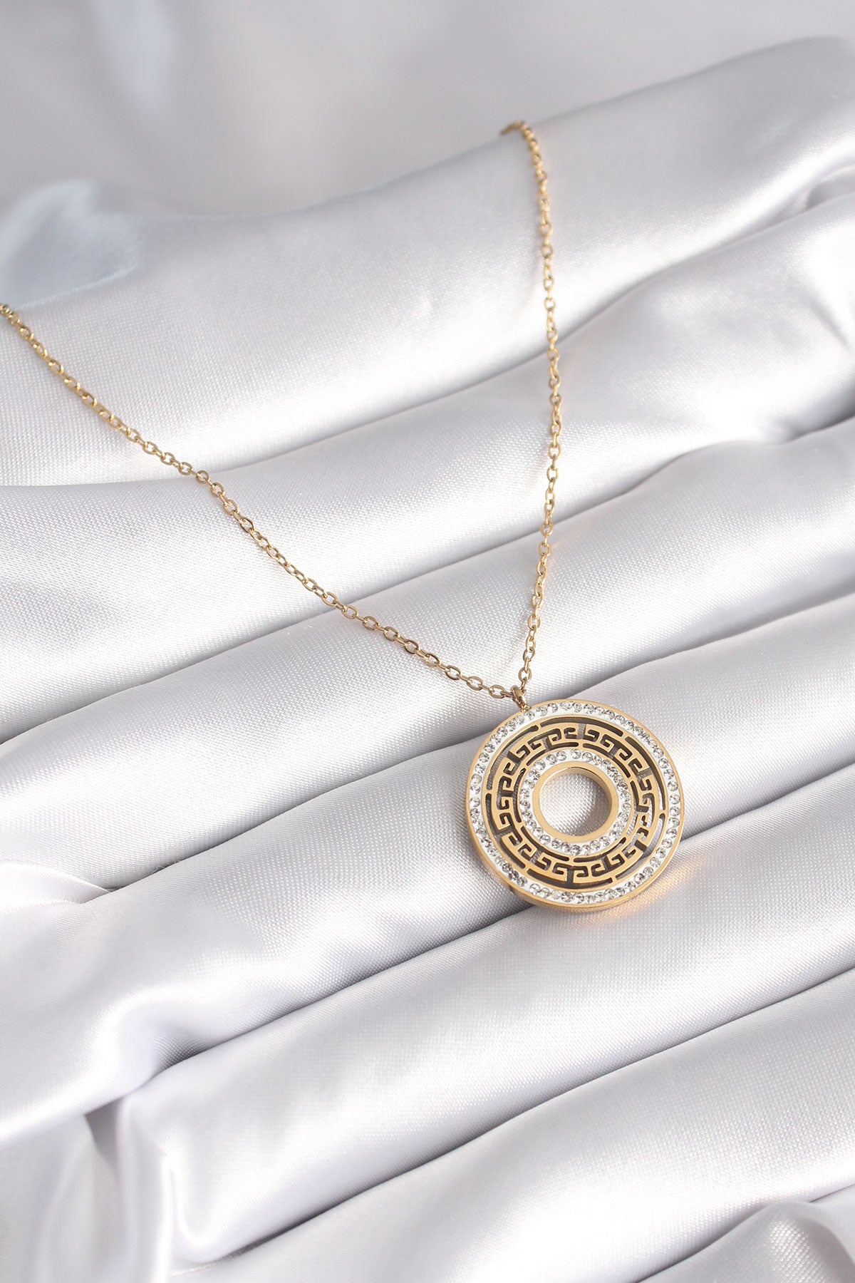 316L Çelik Gold Renk Zirkon Taşlı Labirent İşleme Model Kadın Kolye