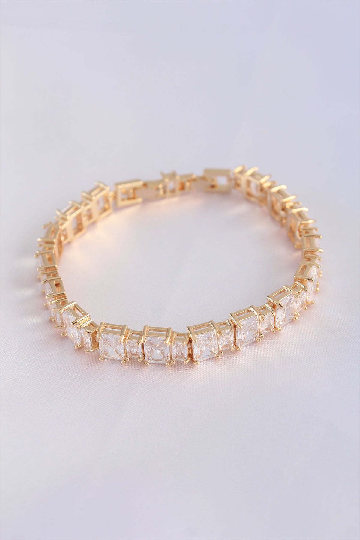 Vip Series Brass Zircon Stone Gold Color Baguette Waterway Model Bracelet