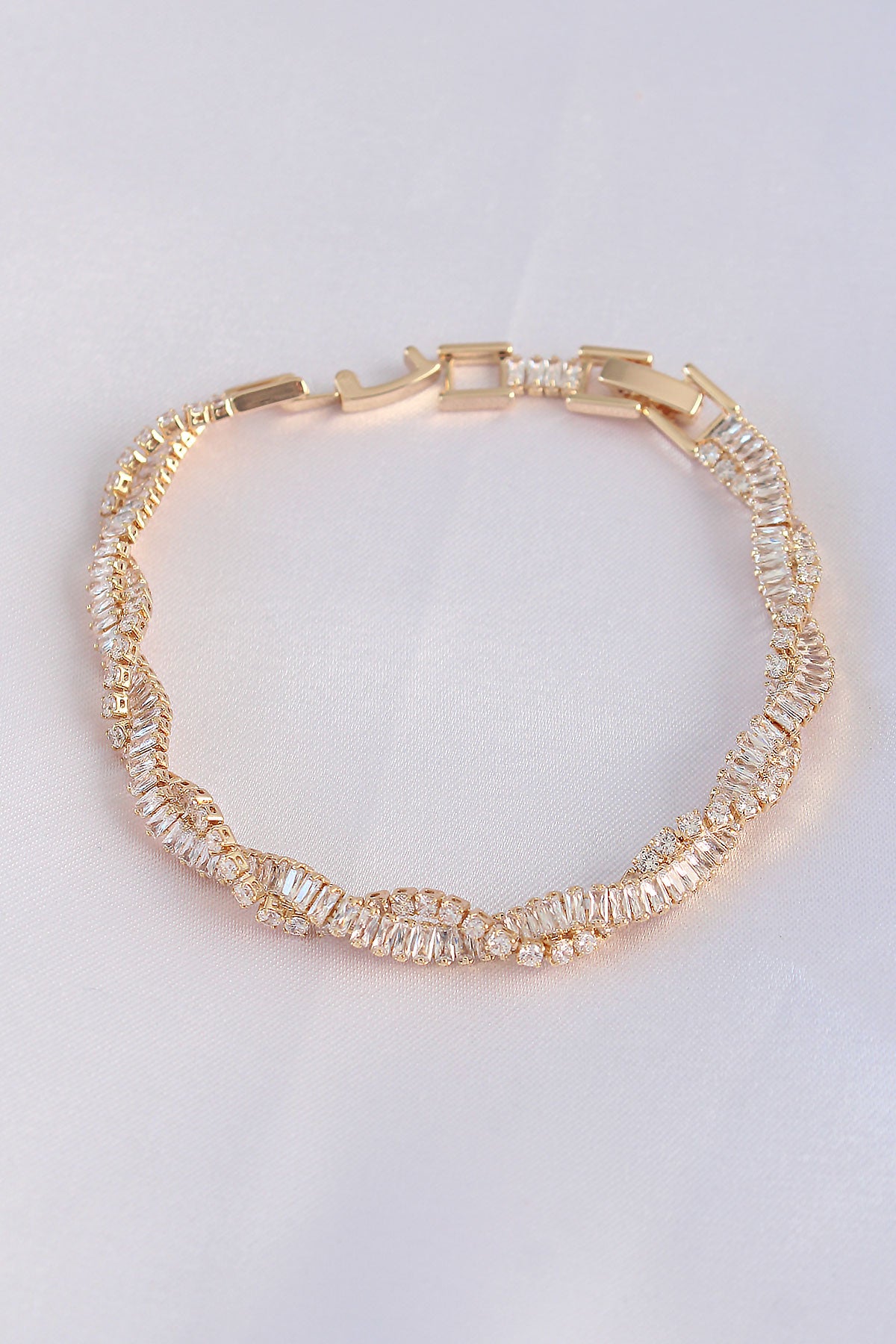 Vip Series Brass Zircon Stone Gold Color Spiral Model Bracelet