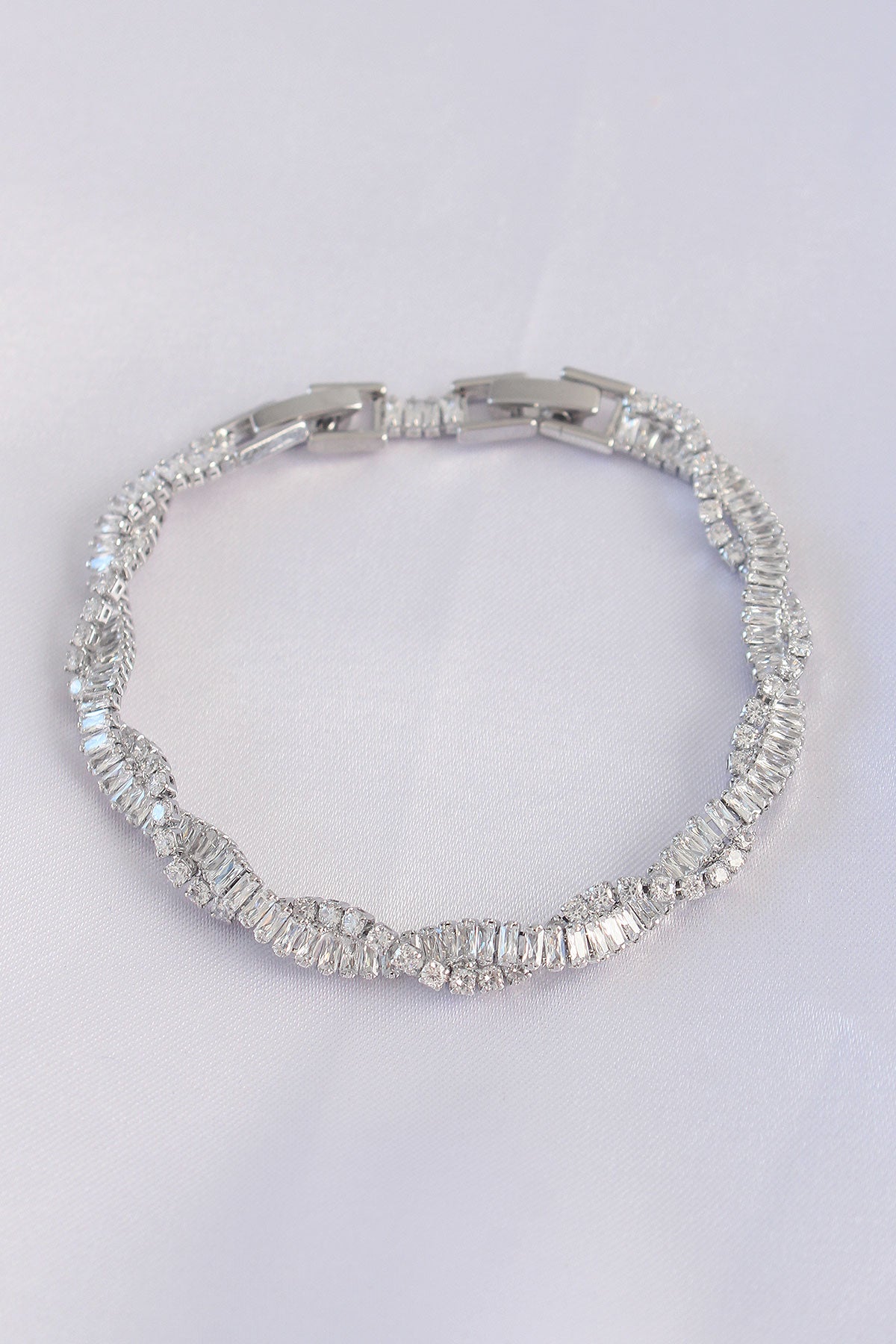 Vip Series Brass Zircon Stone Silver Color Spiral Model Bracelet