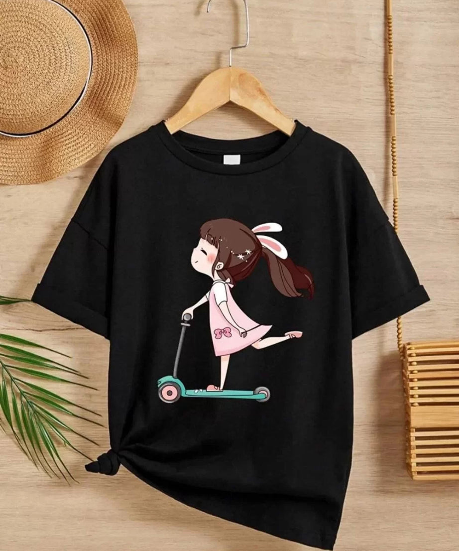 Gucso Kız Çocuk Bisiklet Yaka Scooter Süren Kız Çocuğu Baskılı T-Shirt - Siyah