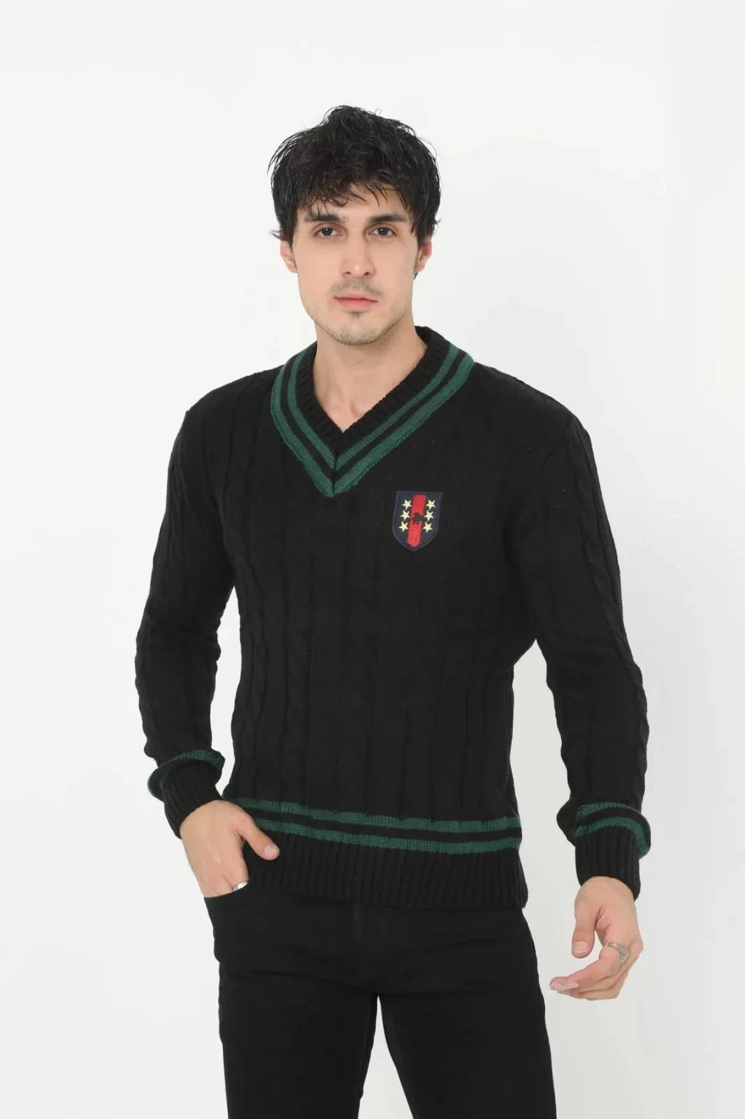 Gucso Herren-Strickpullover mit Logo-Aufdruck an Kragen und Ärmeln, grün gestreift, V-Ausschnitt – Schwarz 