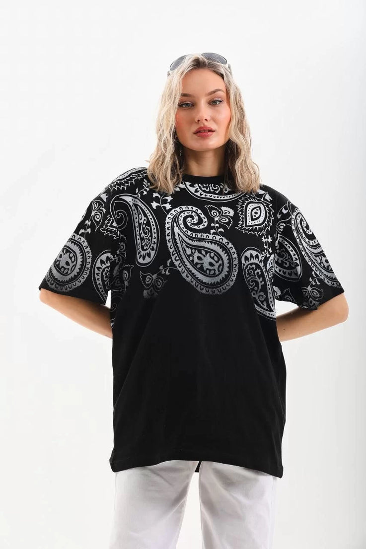 Gucso Kadın Üst Beyaz Motif Desen Baskılı Oversize T-Shirt - Siyah