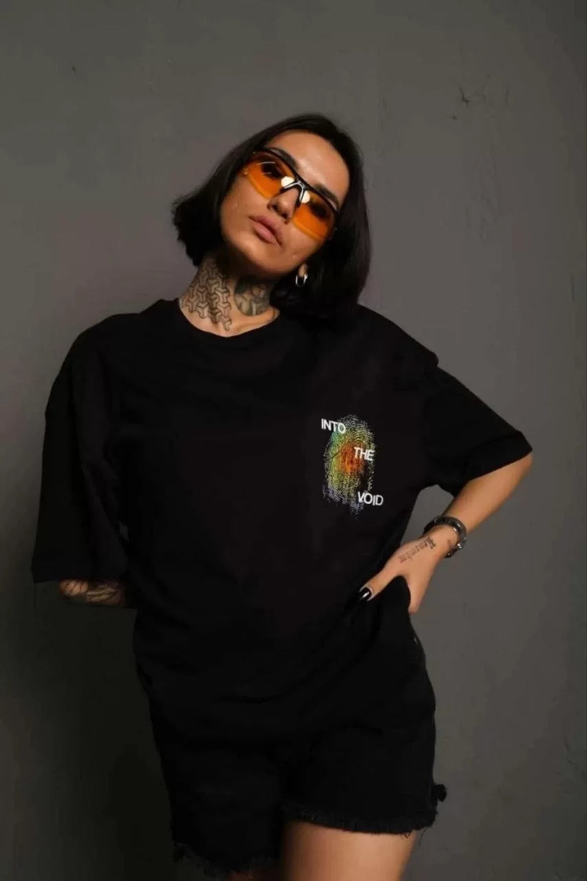 Gucso Crew Neck Into The Void Printed Oversize T-Shirt - Black 