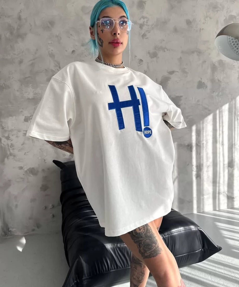 Gucso Kadın Mavi Renk Hi! Yazı Nakış İşlemeli T-Shirt - Beyaz