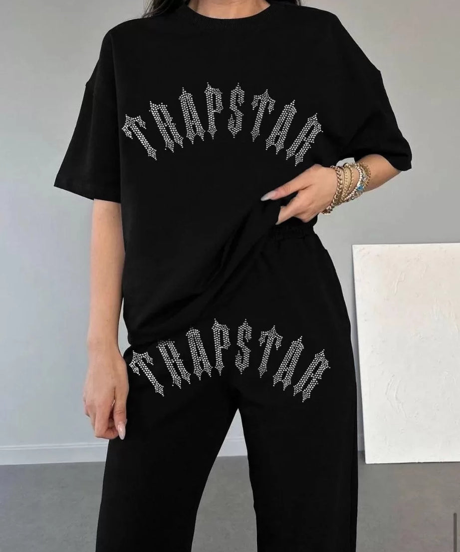 Gucso Kadın Trapstar Yazılı Taşlı T-Shirt ve Eşofman Takımı - Siyah