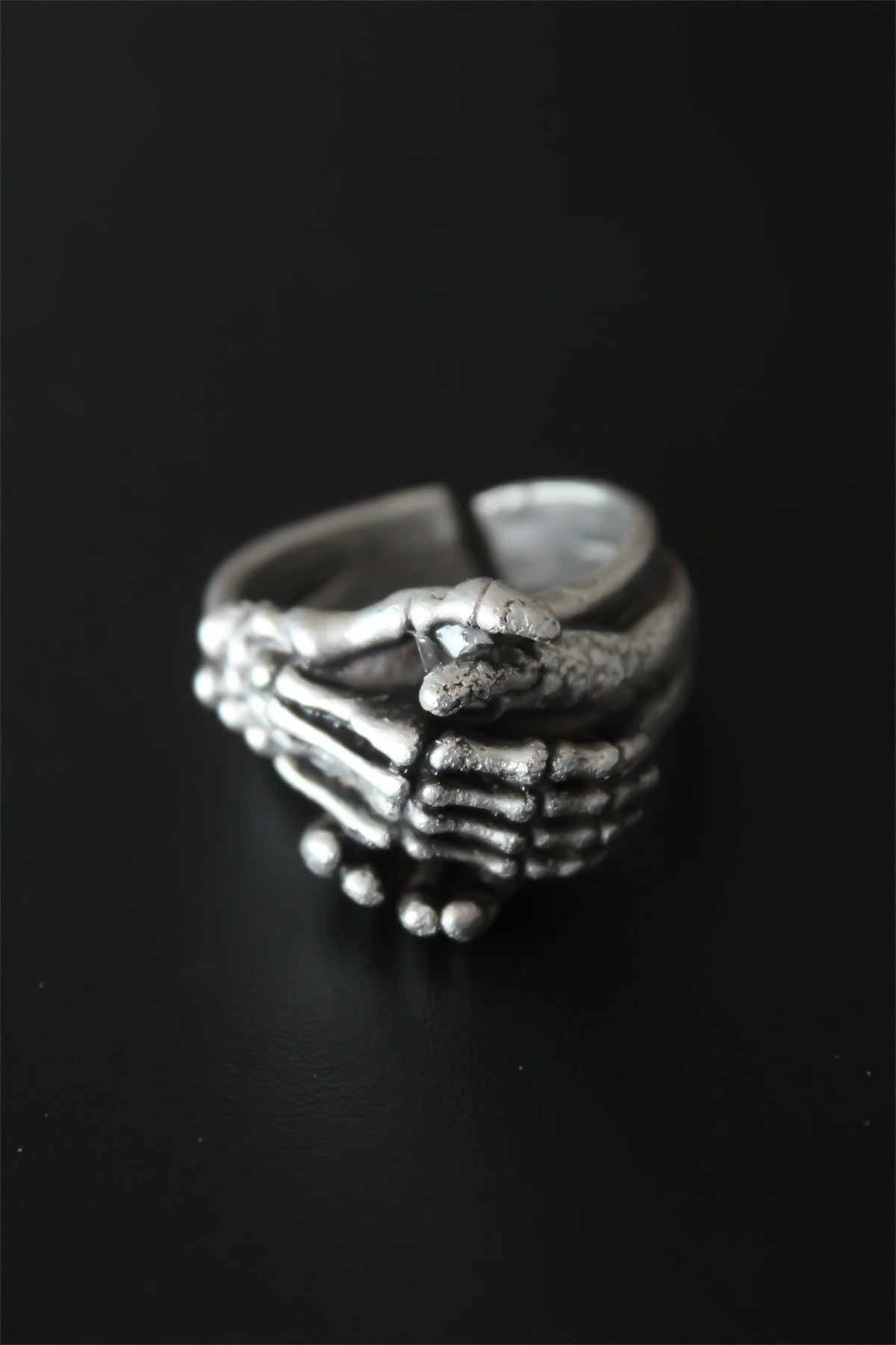 Hand Figured Antique Silver Color Men's Ring