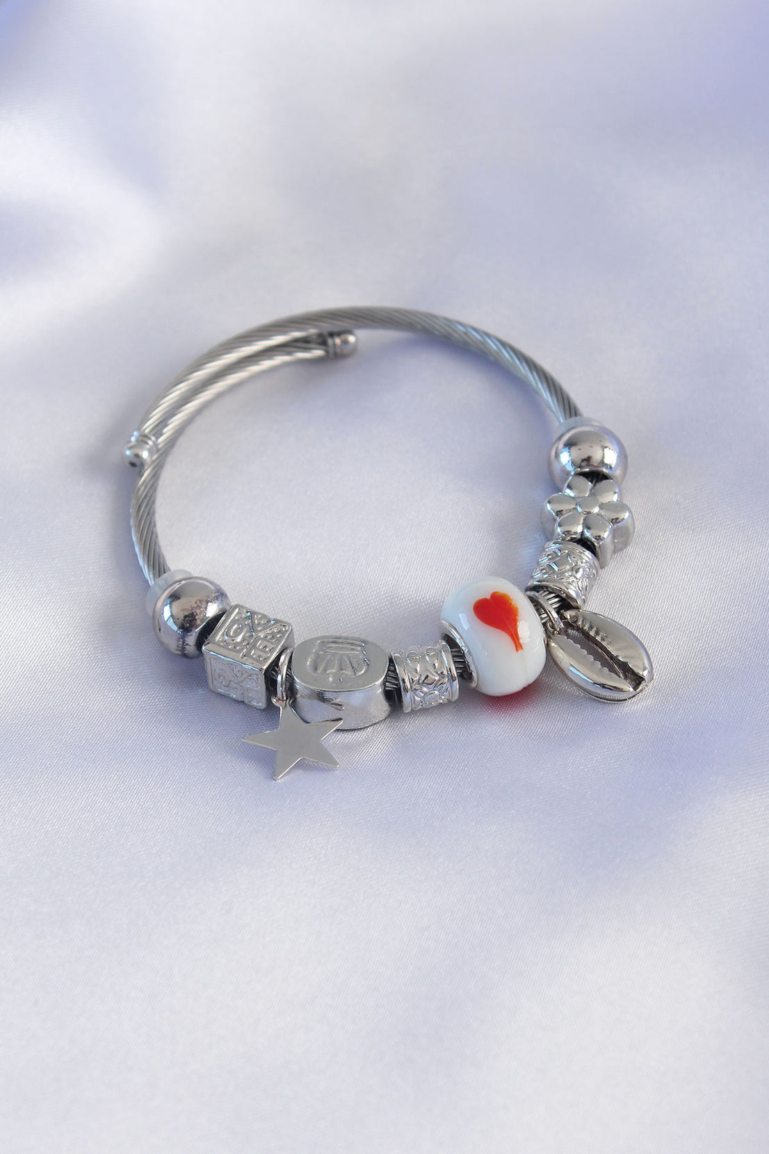 Silver Color White Beads Heart Detail Charm Model Women's Bracelet