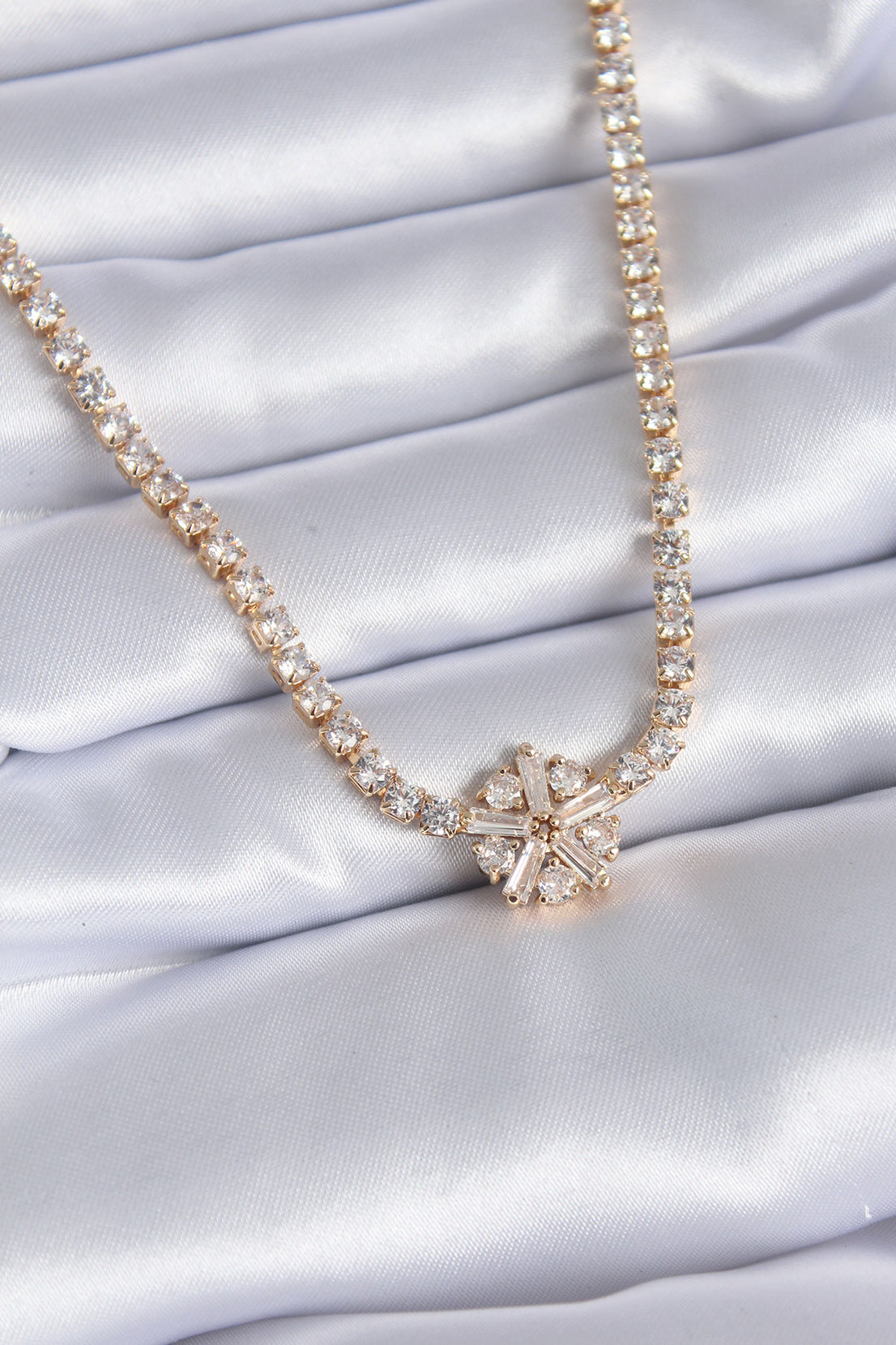 Gold Color Waterway Zircon Stone Model Snowflake Figure Women's Necklace