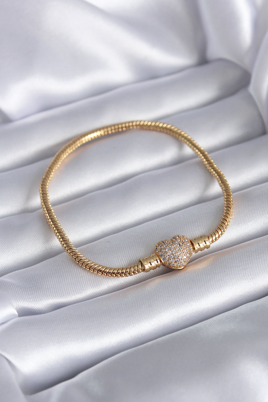 Gold Renk Zirkon Taşlı Kalp Model Pirinç Charm Kadın Bileklik