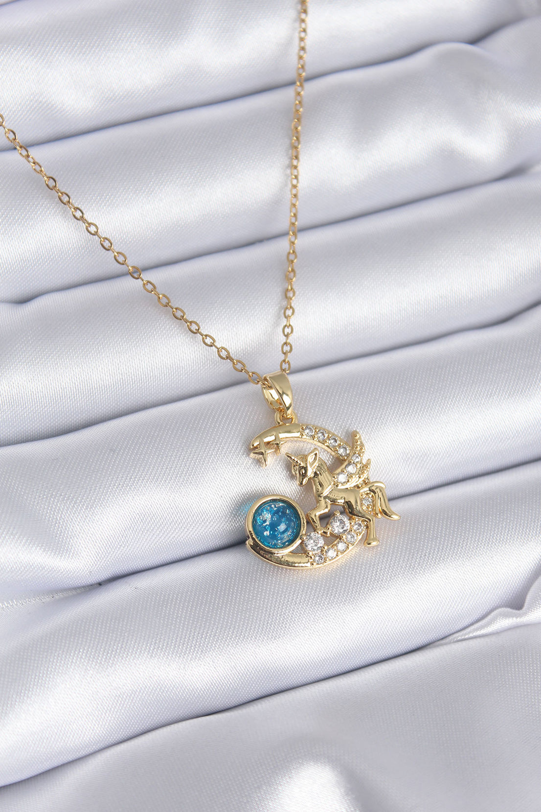 316L Steel Gold Color Crescent Moon Unicorn Model Zircon Stone Detail Women's Necklace