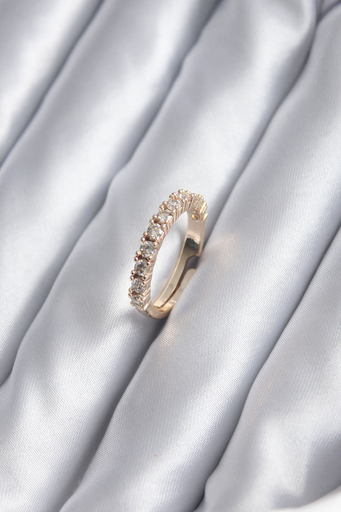 Gold Color Thin Waterway Model Zircon Stone Women's Ring