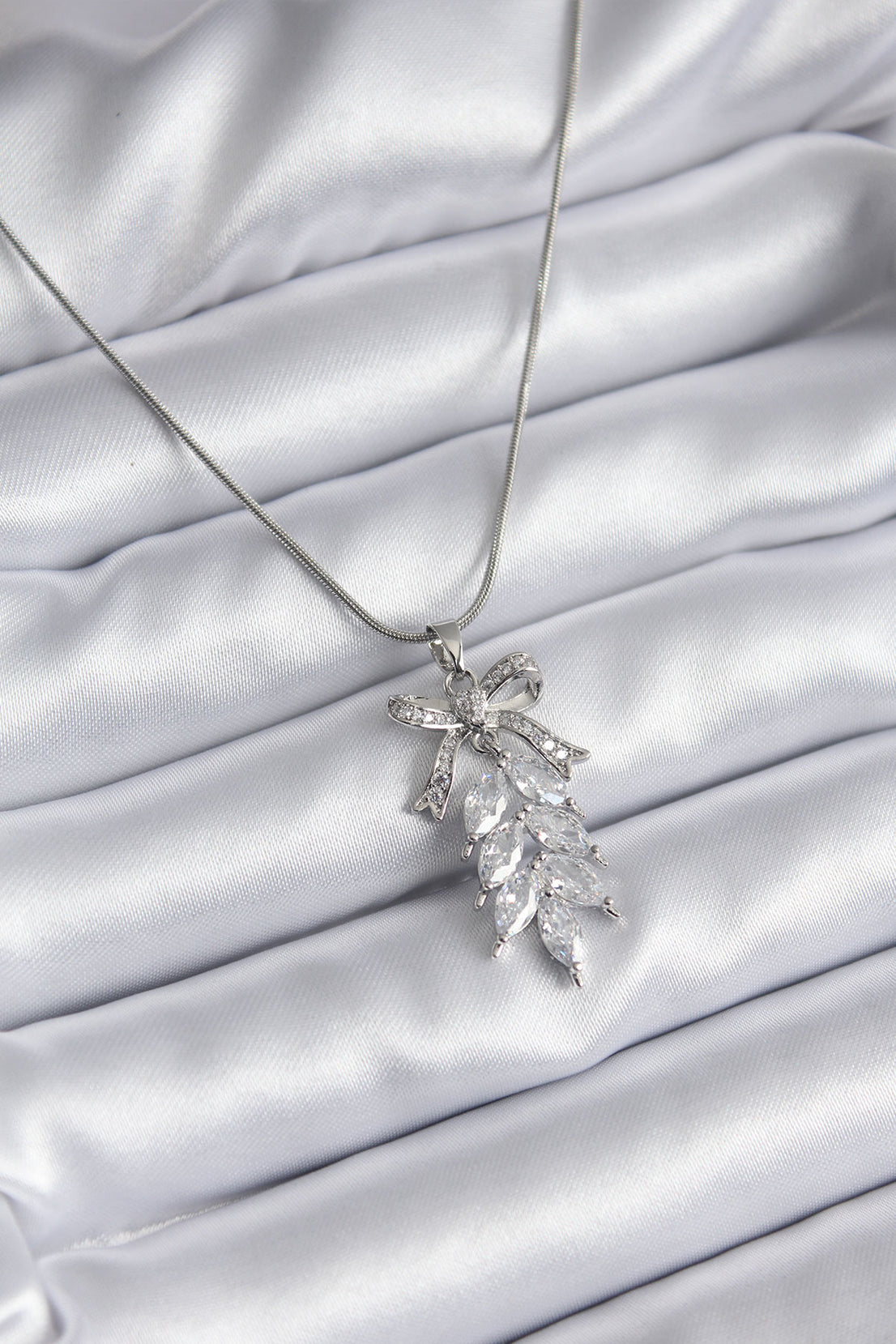 316L Steel Silver Color Zircon Stone Bow and Spike Model Women's Necklace