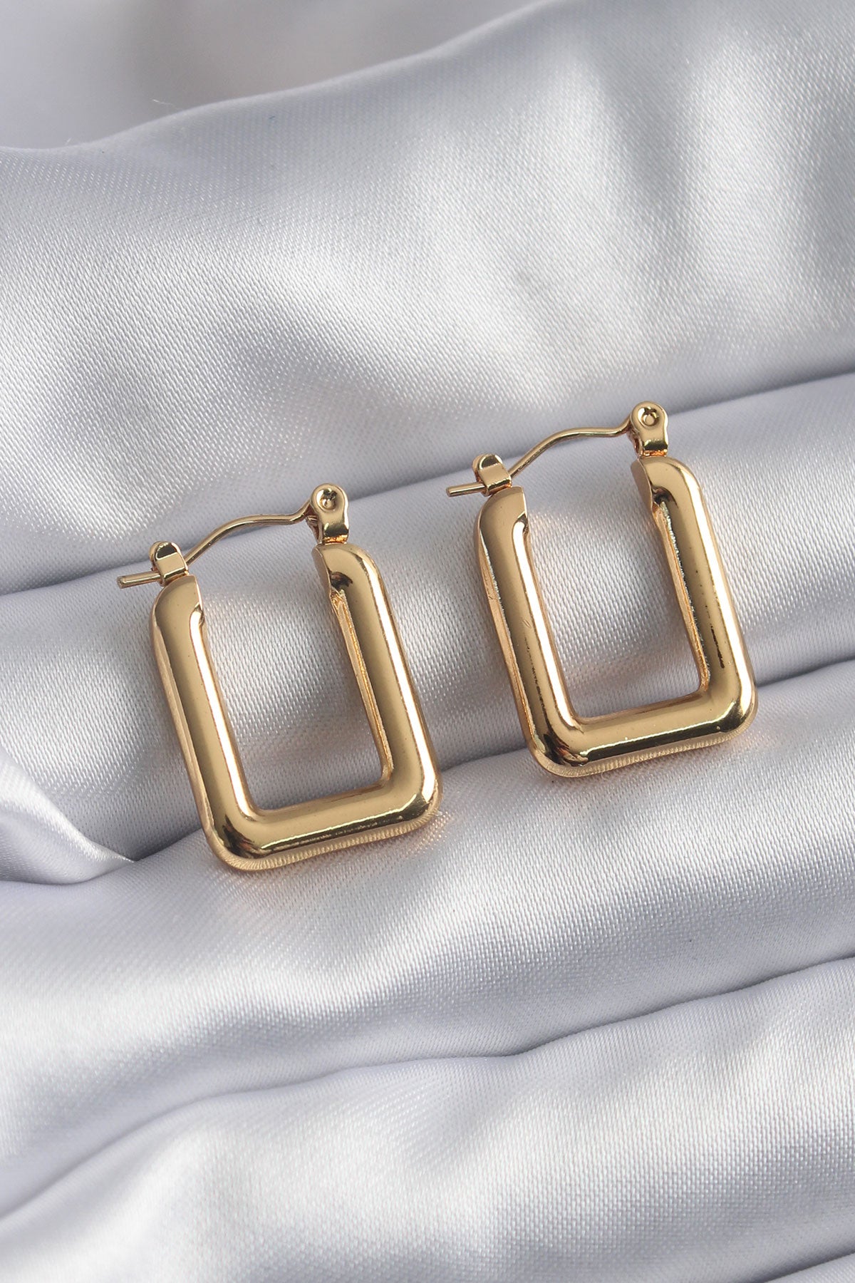 316L Çelik Gold Renk Kare Model Kadın Küpe
