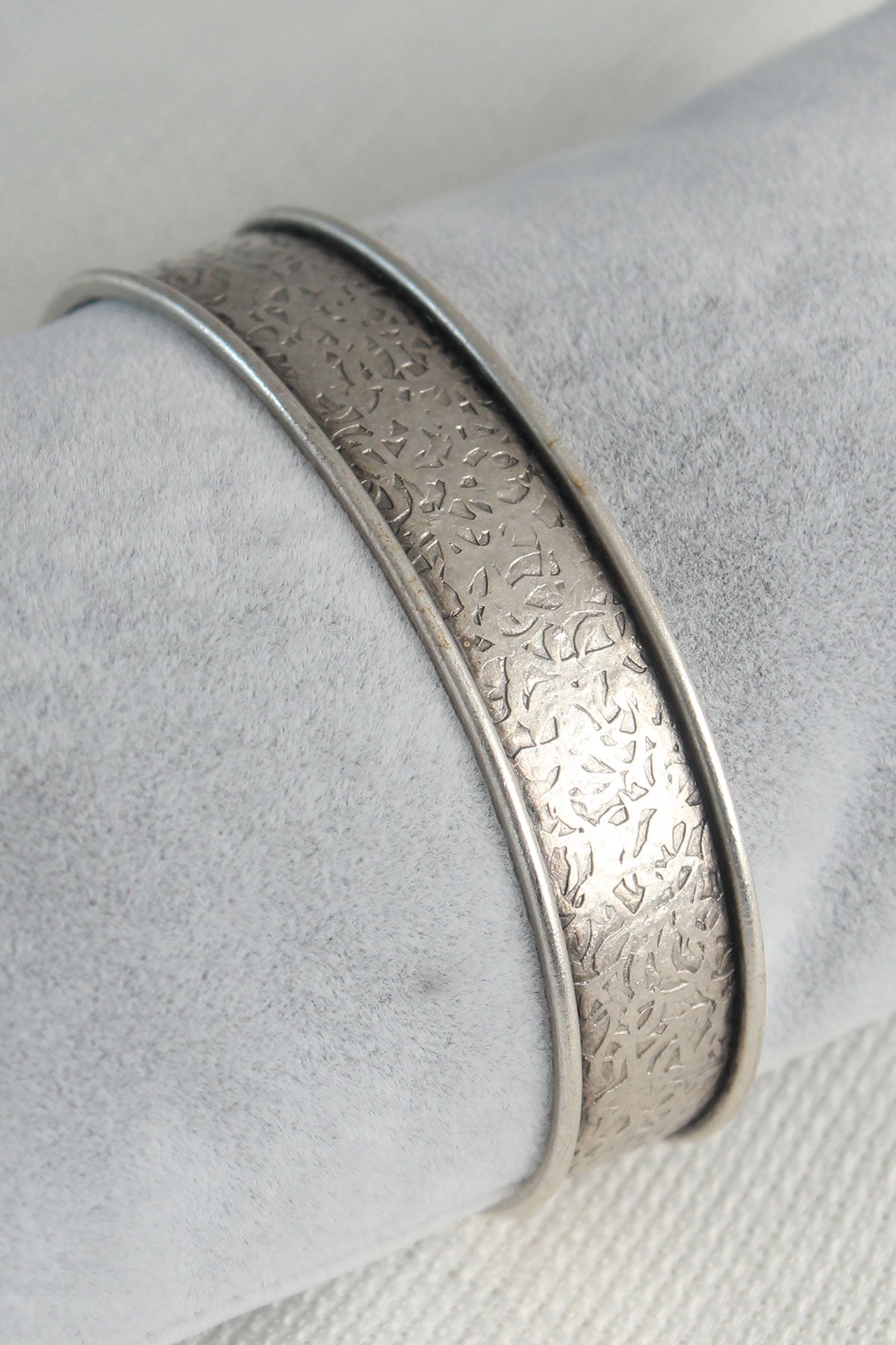Authentic Silver Color Motif Processing Detail Plate Men's Bracelet