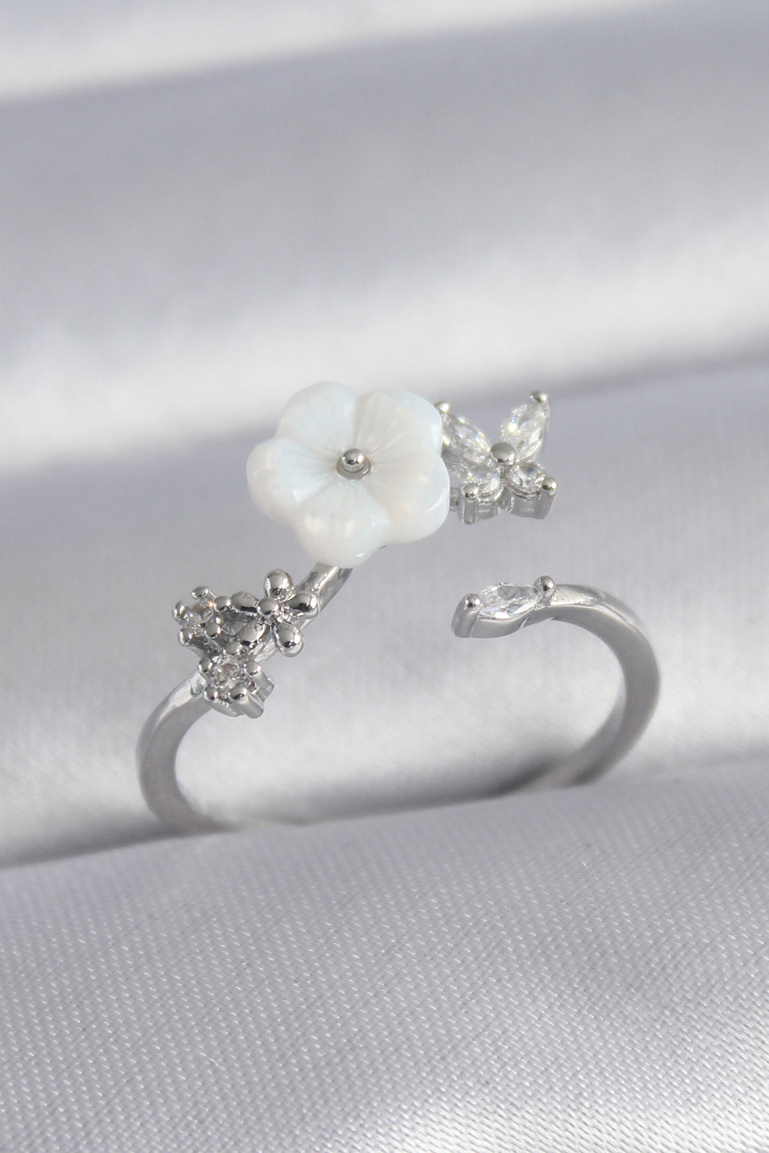 Brass Silver Color Zircon Stone Flower Model Women's Ring